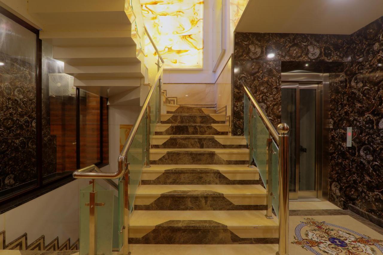 Отель Shri Tirupati Residency Лакхнау Экстерьер фото